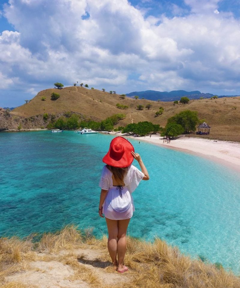 Pink Beach Komodo Tour